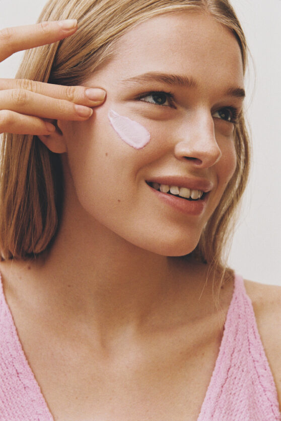 FOREVERYOUNG| Sonia Deveney - Make-Up Artist