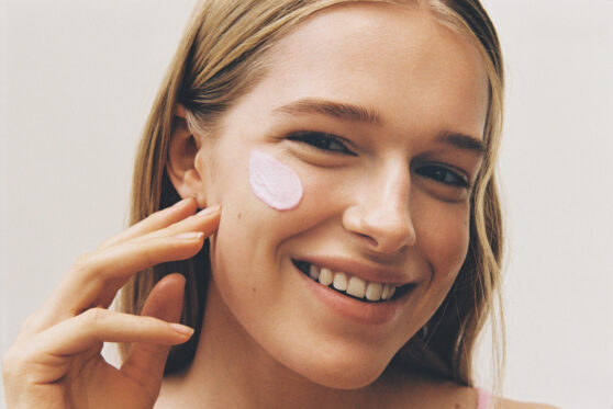 FOREVERYOUNG| Sonia Deveney - Make-Up Artist