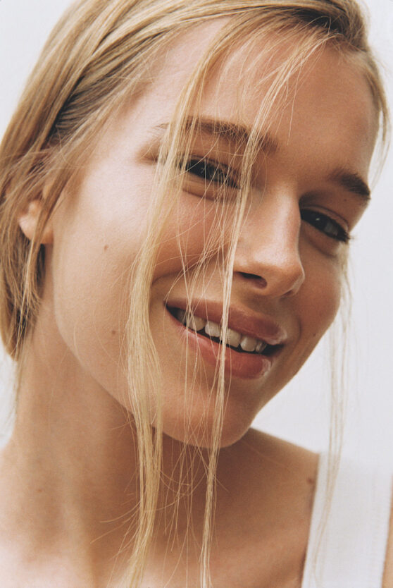 FOREVERYOUNG| Sonia Deveney - Make-Up Artist