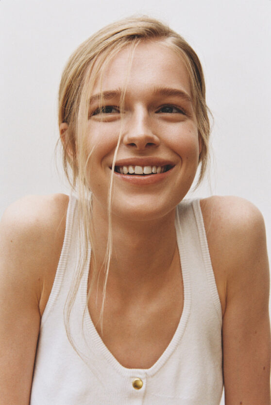 FOREVERYOUNG| Sonia Deveney - Make-Up Artist